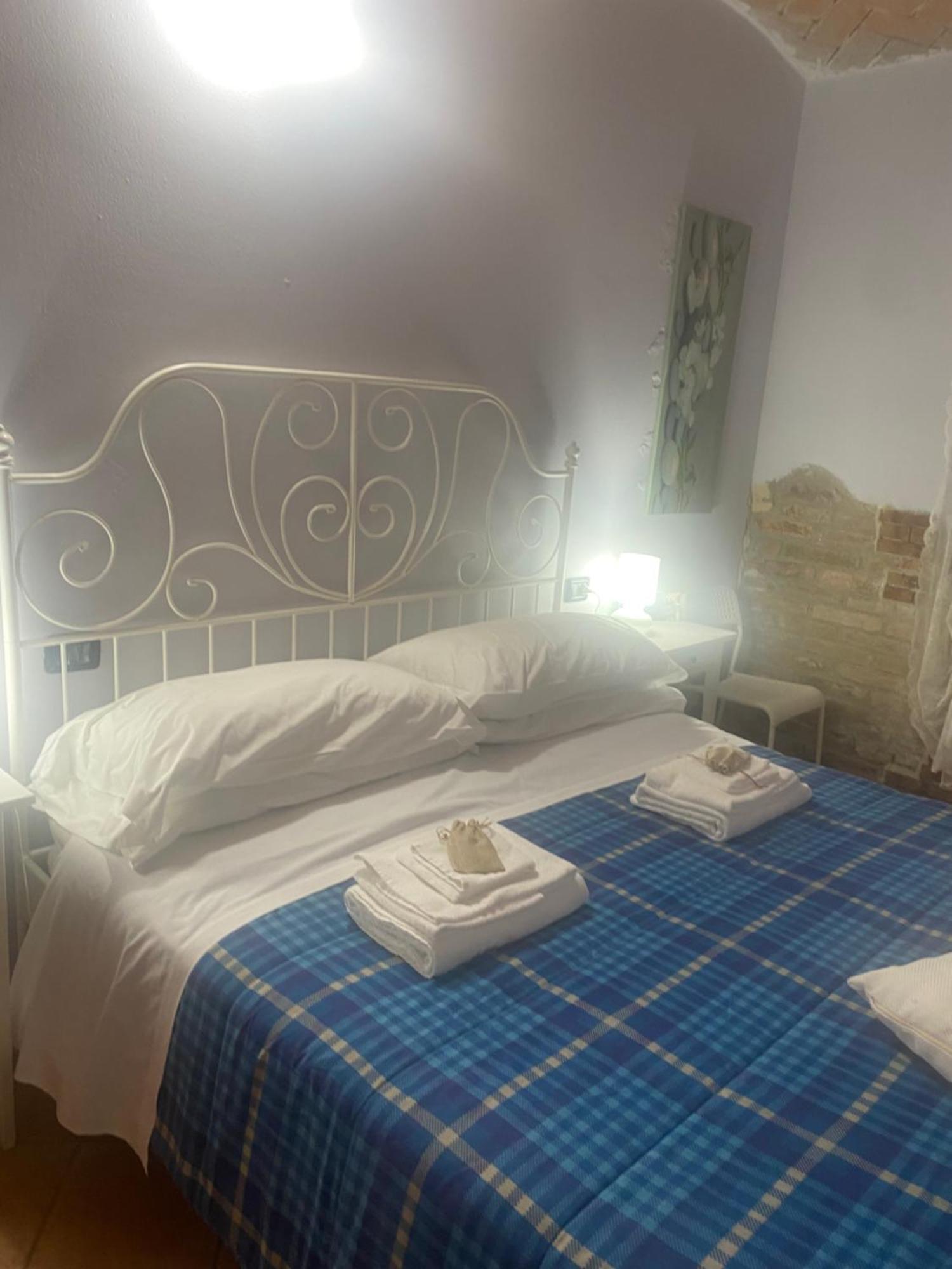 B&B Happiness In The Country 브레셀로 외부 사진
